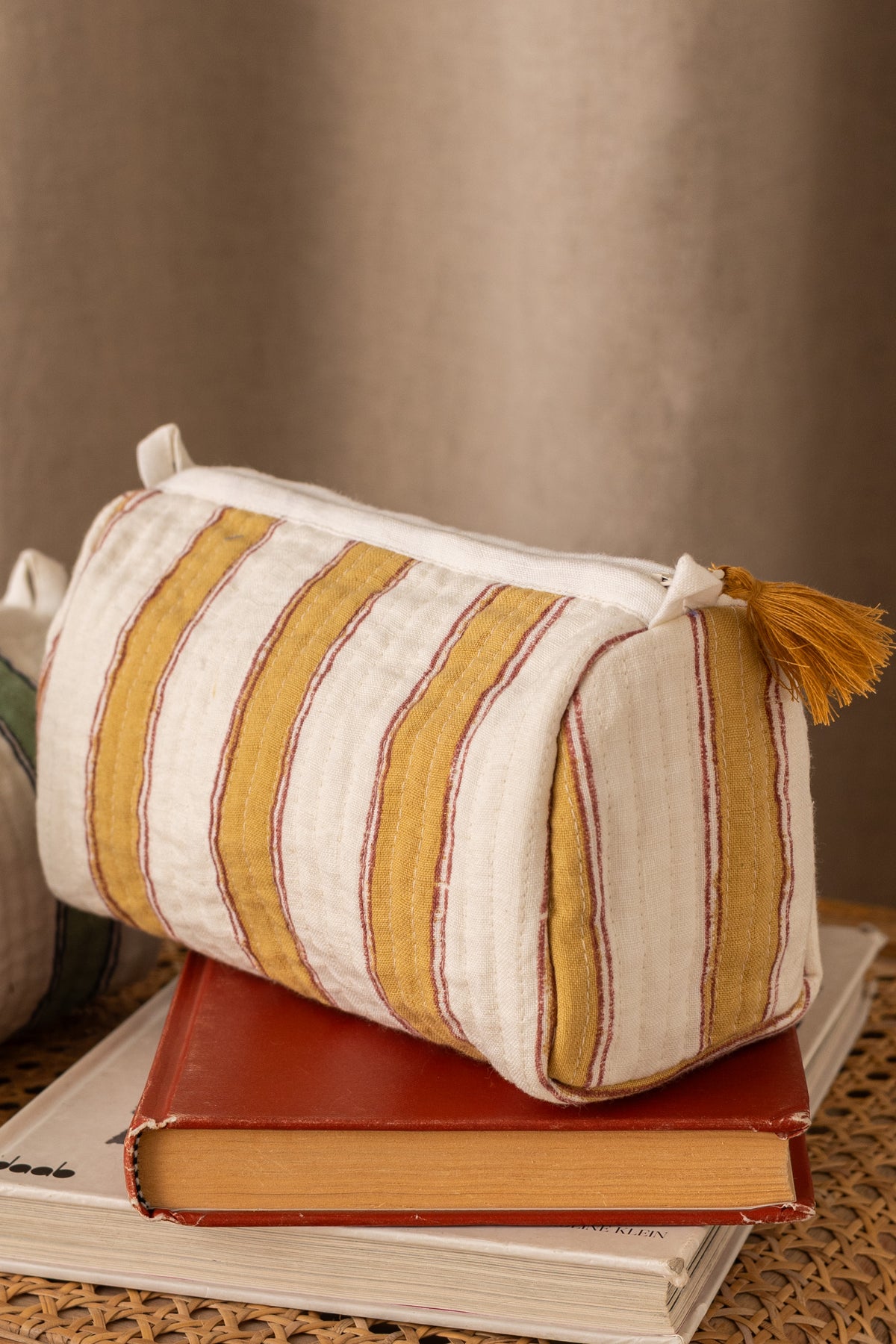Linen Heritage Quilted Pouch