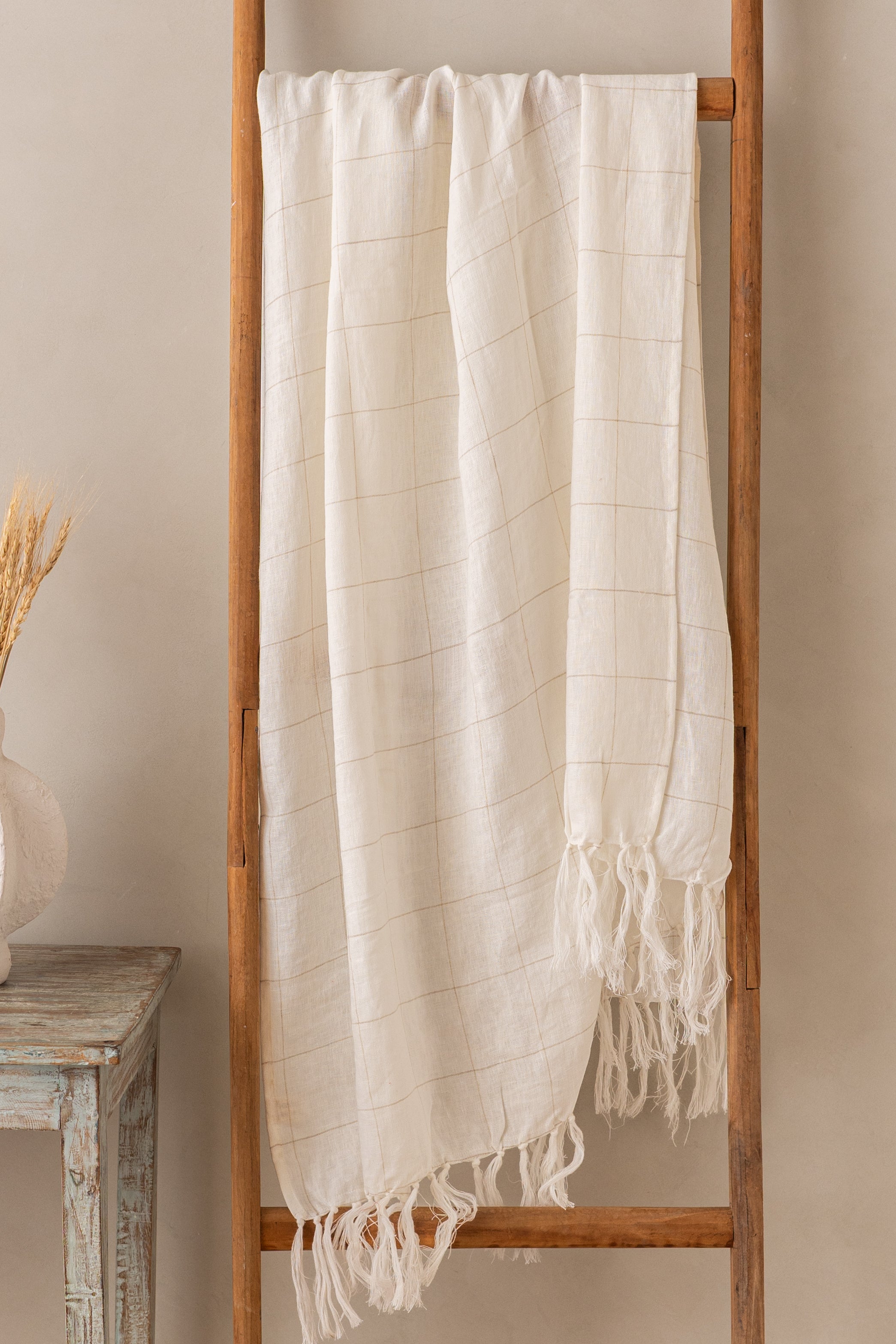 Linen Eira Throw