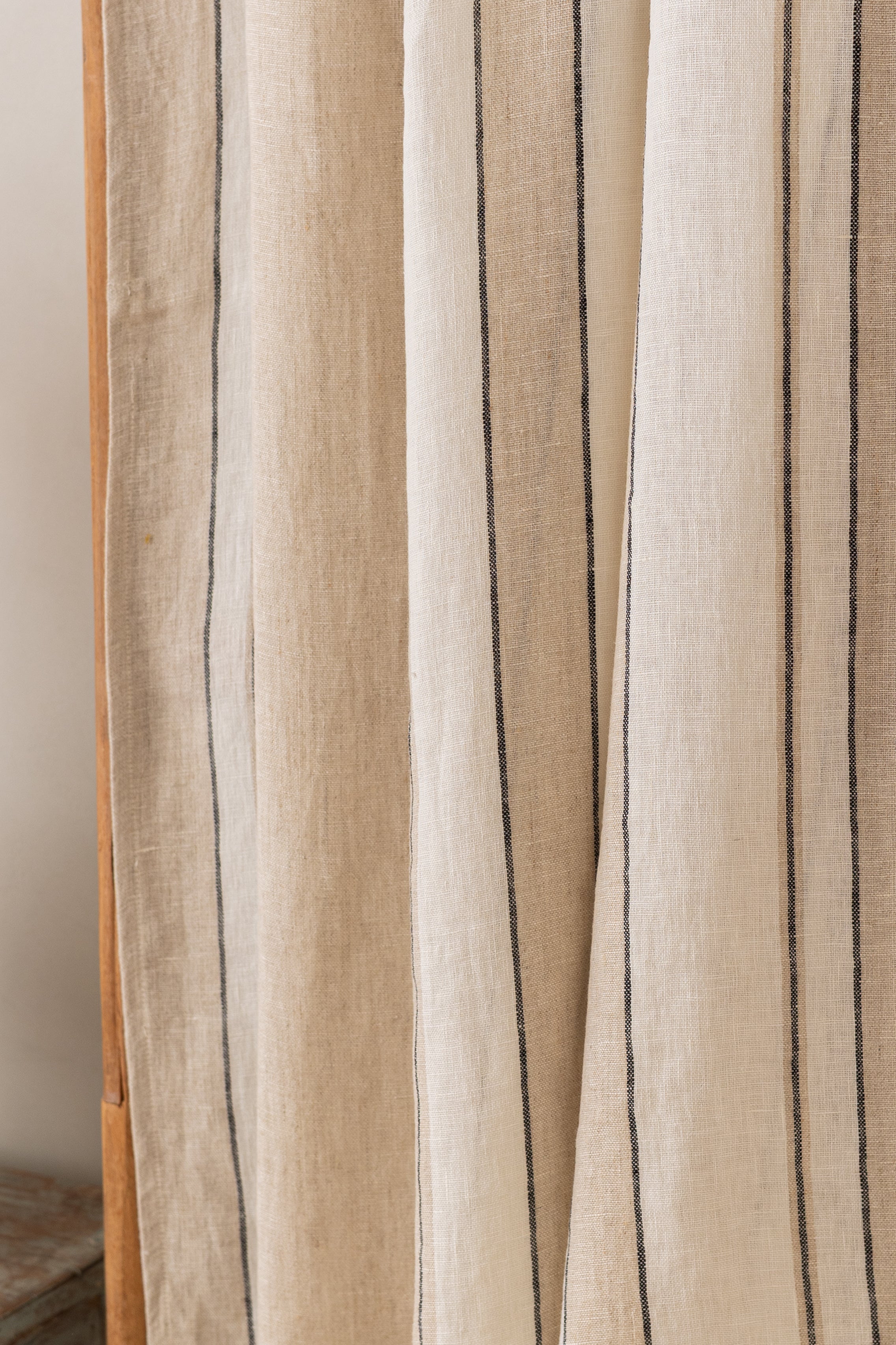 Linen Kester Throw