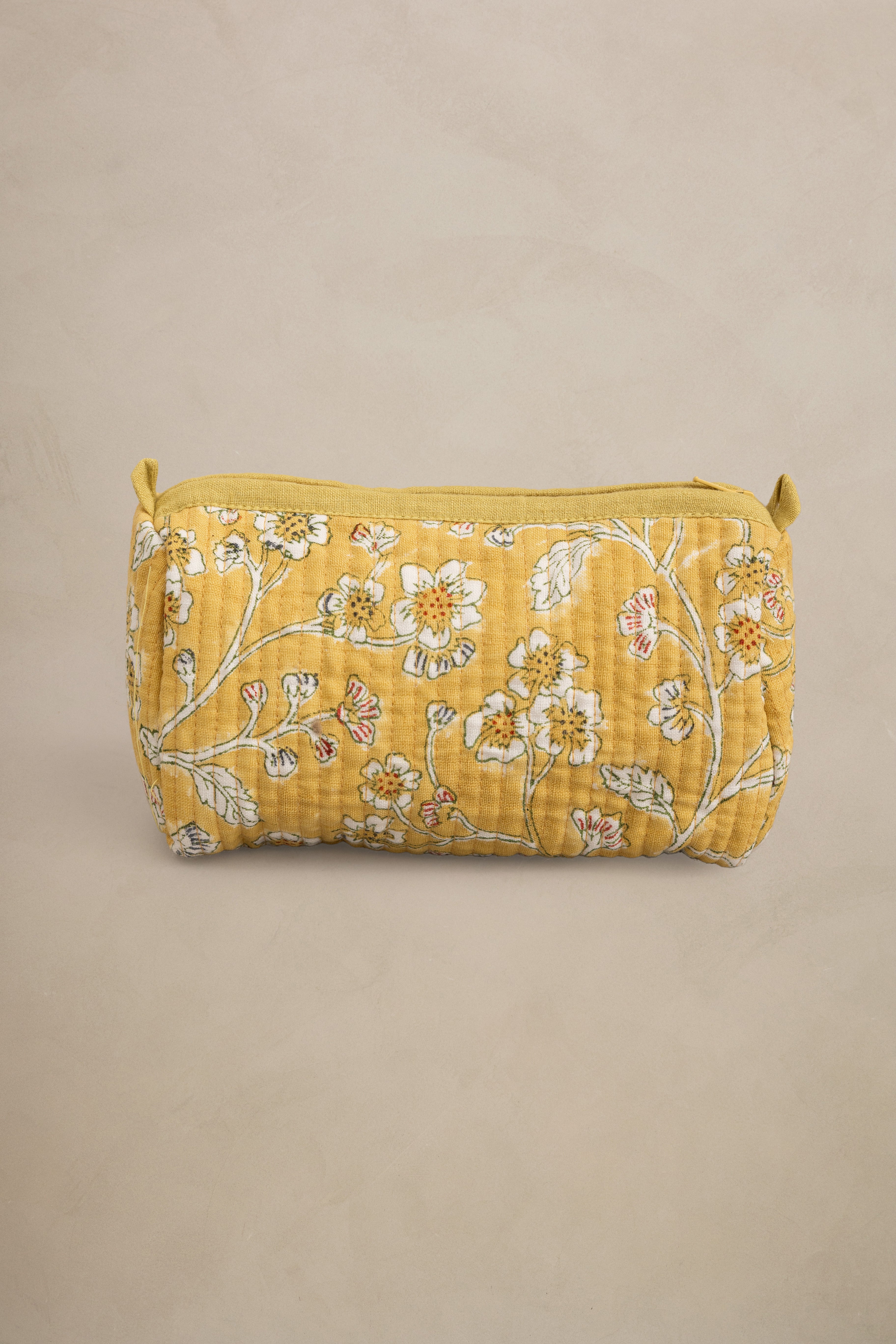 Linen Sprig Quilted Pouch