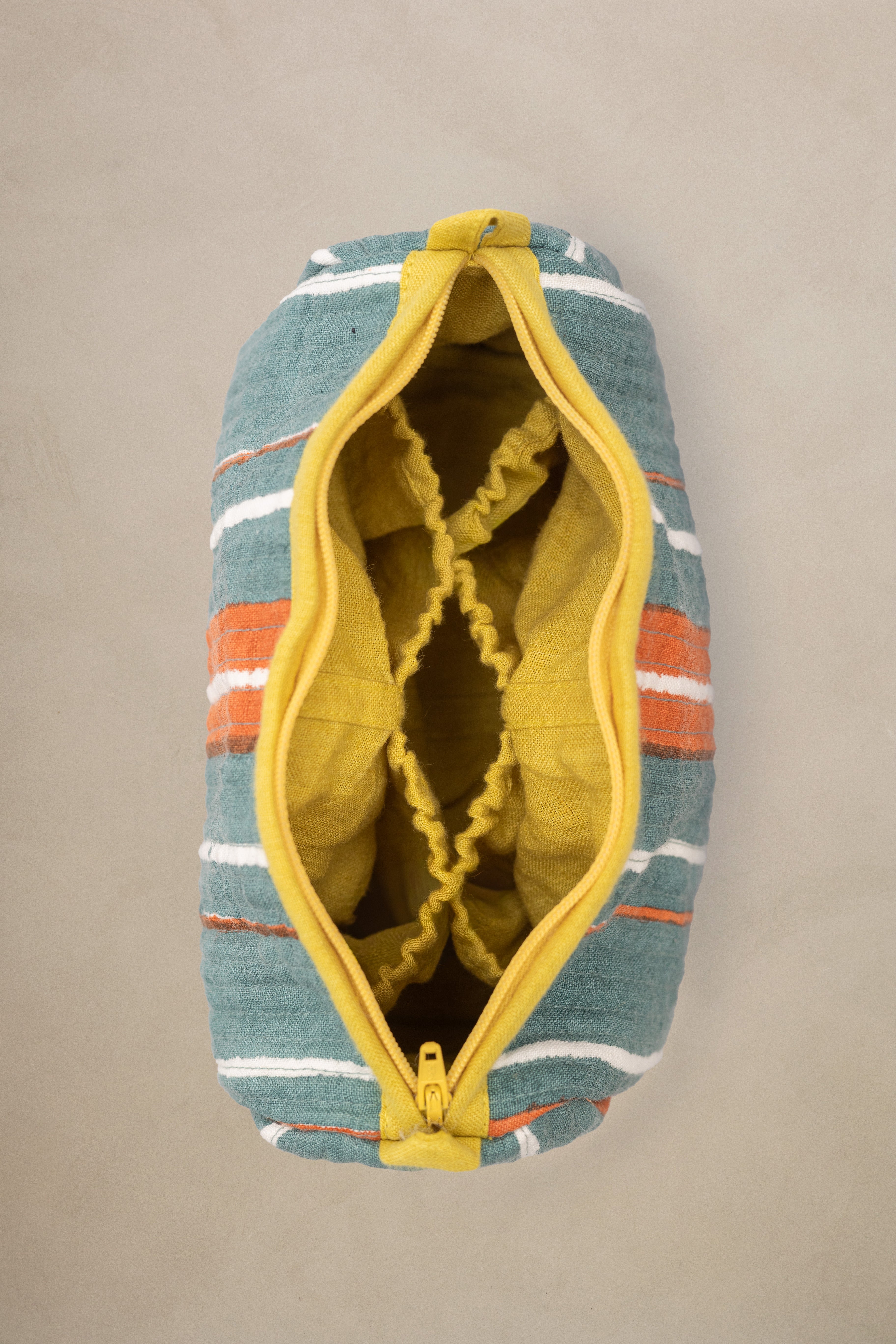 Linen Vista Quilted Pouch