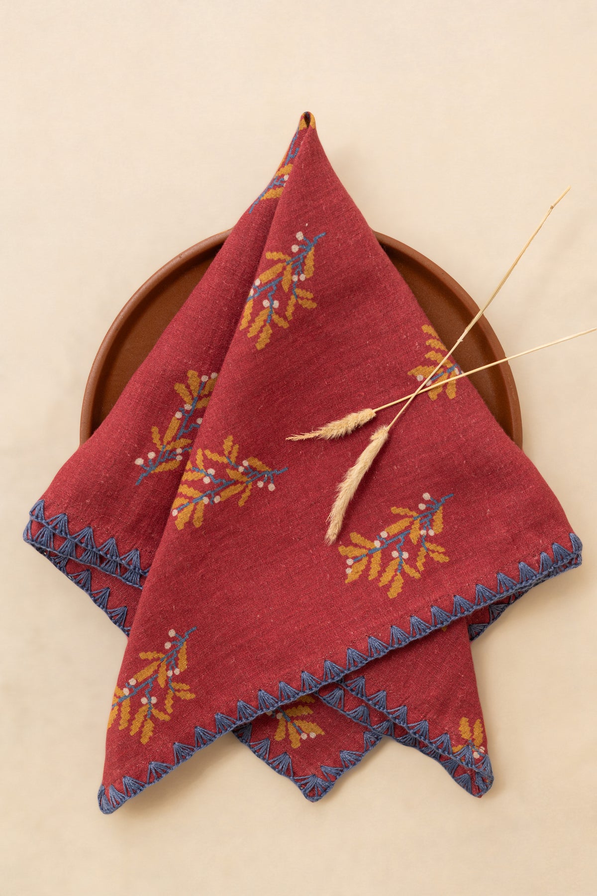 Linen Holly Napkin Set