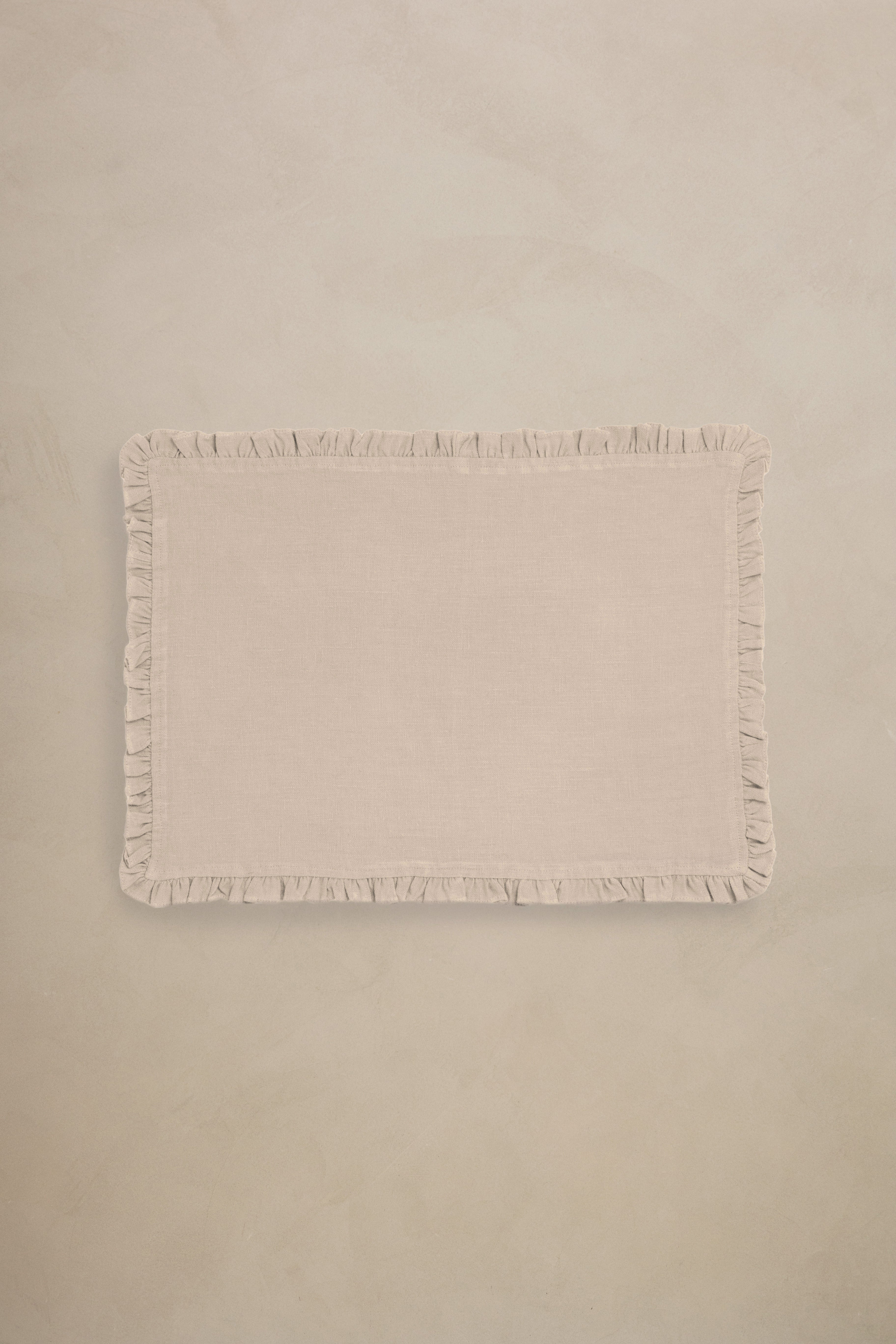 Linen Ruffle Medley Placemat Set