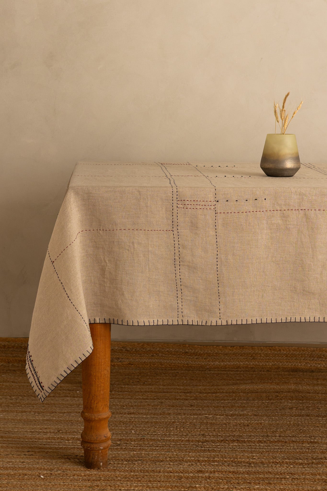 Linen Nestle Tablecloth