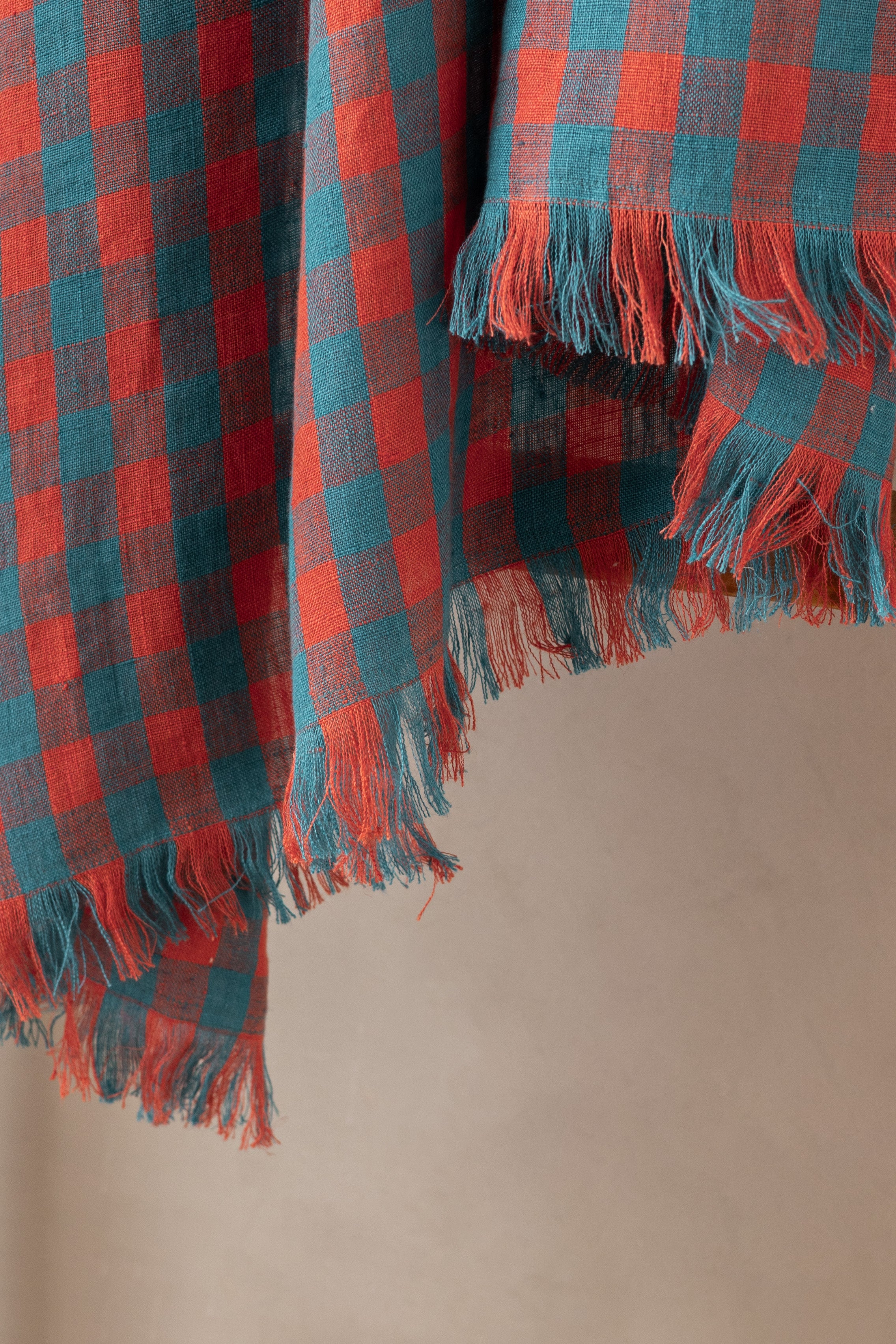 Linen Rosado Throw