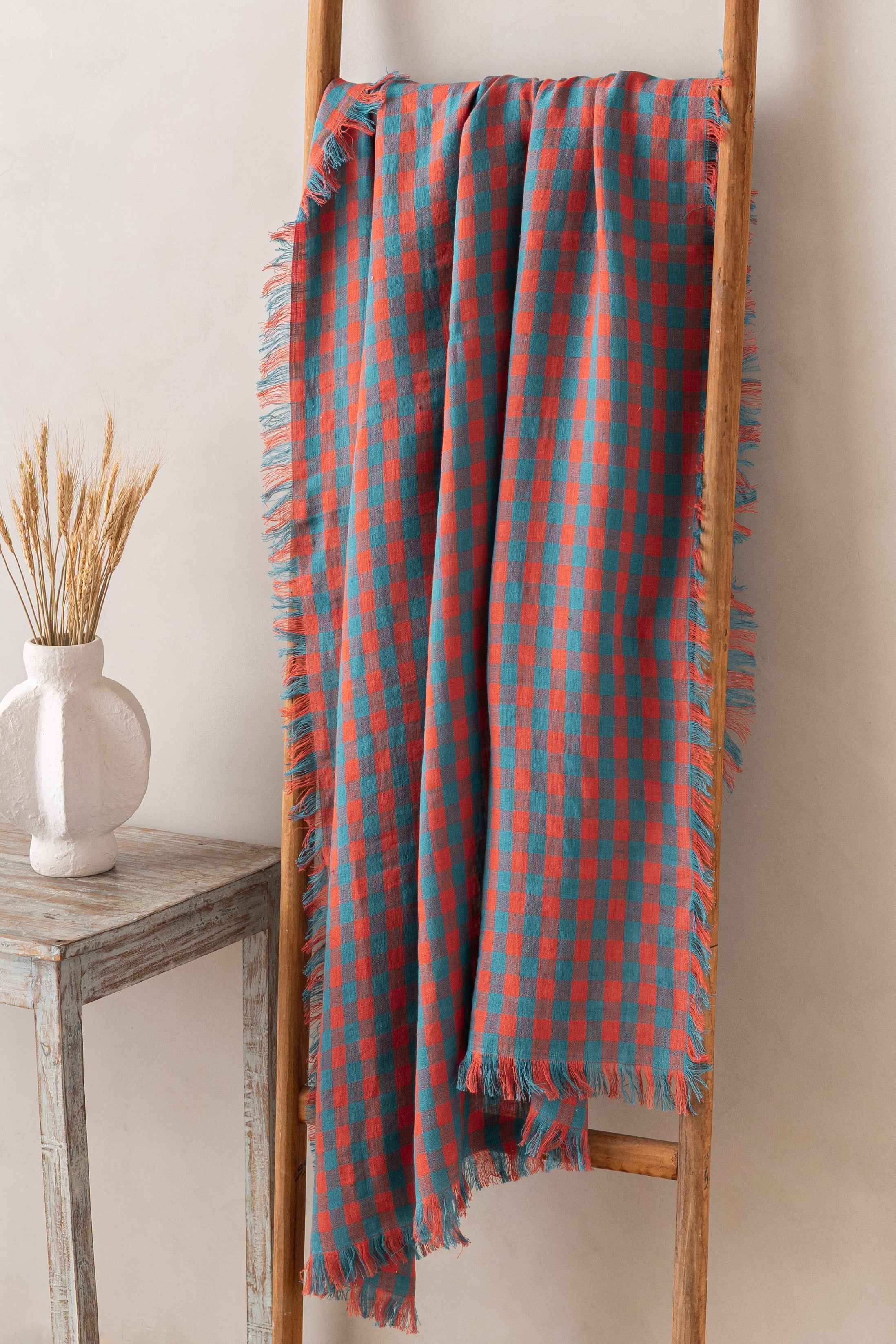 Linen Rosado Throw