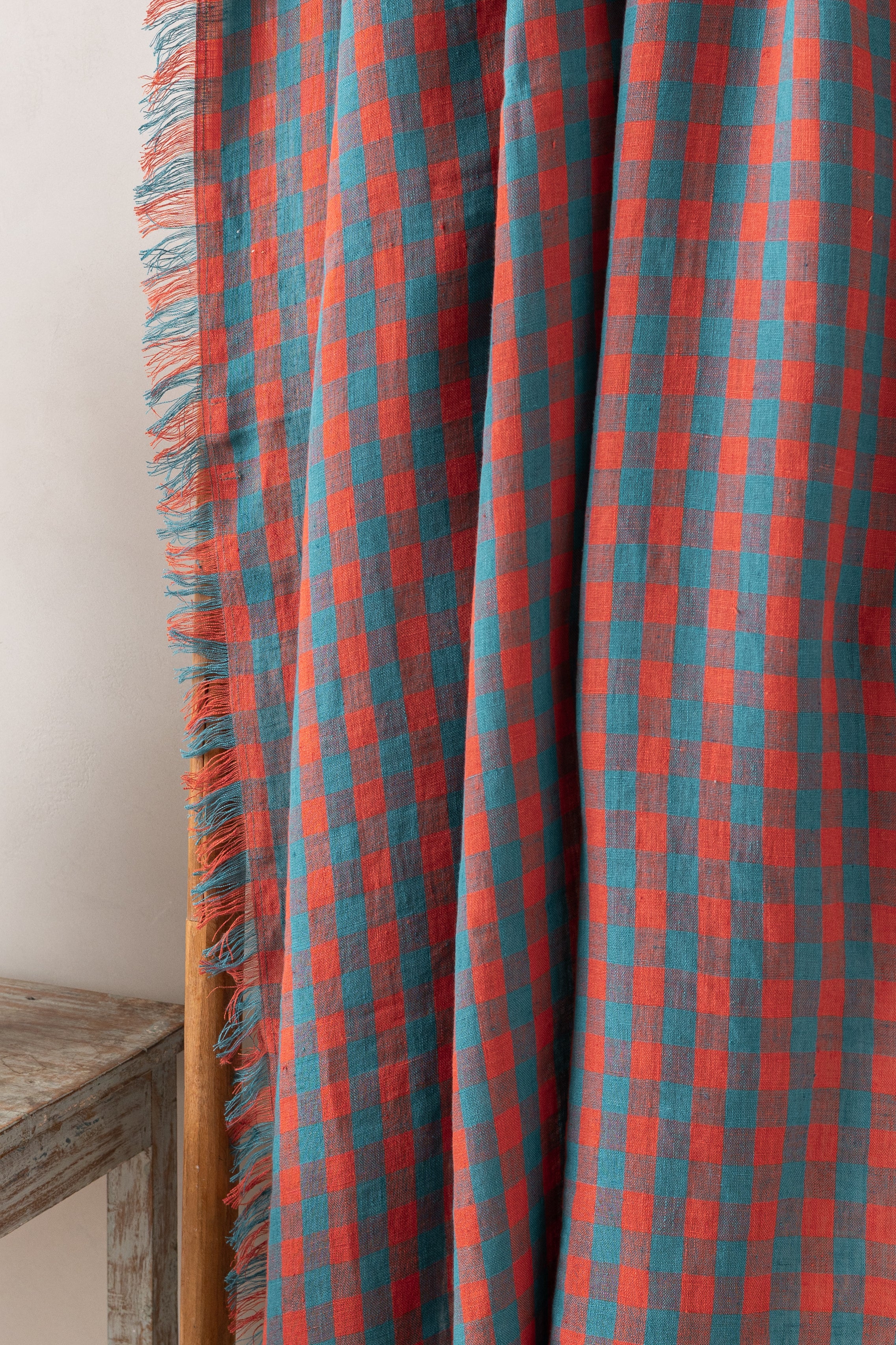 Linen Rosado Throw